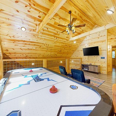 Knotty Escape Villa Гетлинбург Екстериор снимка