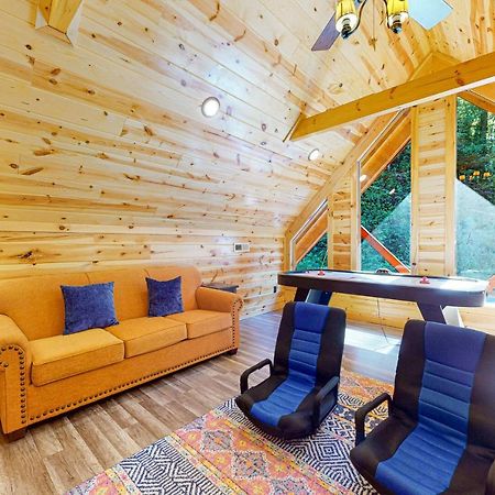 Knotty Escape Villa Гетлинбург Екстериор снимка
