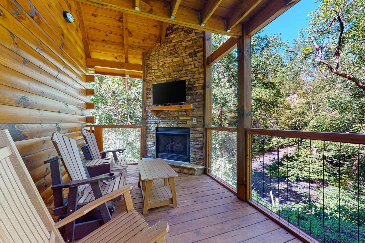 Knotty Escape Villa Гетлинбург Екстериор снимка