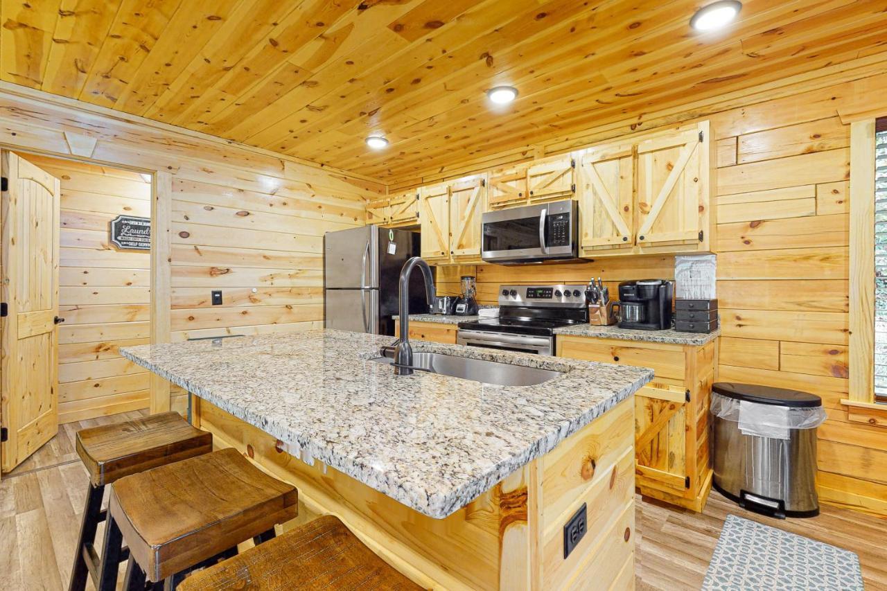 Knotty Escape Villa Гетлинбург Екстериор снимка
