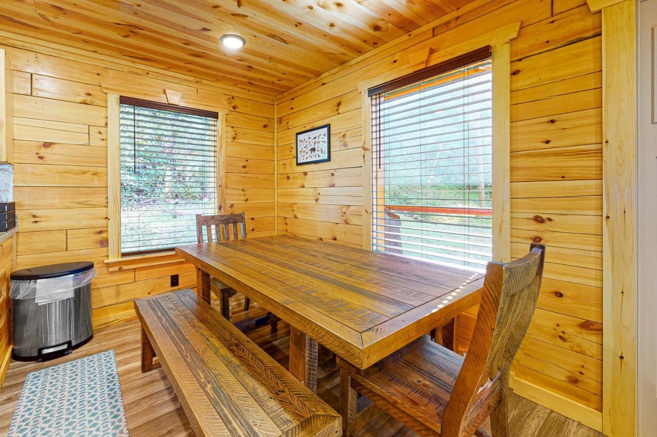 Knotty Escape Villa Гетлинбург Екстериор снимка