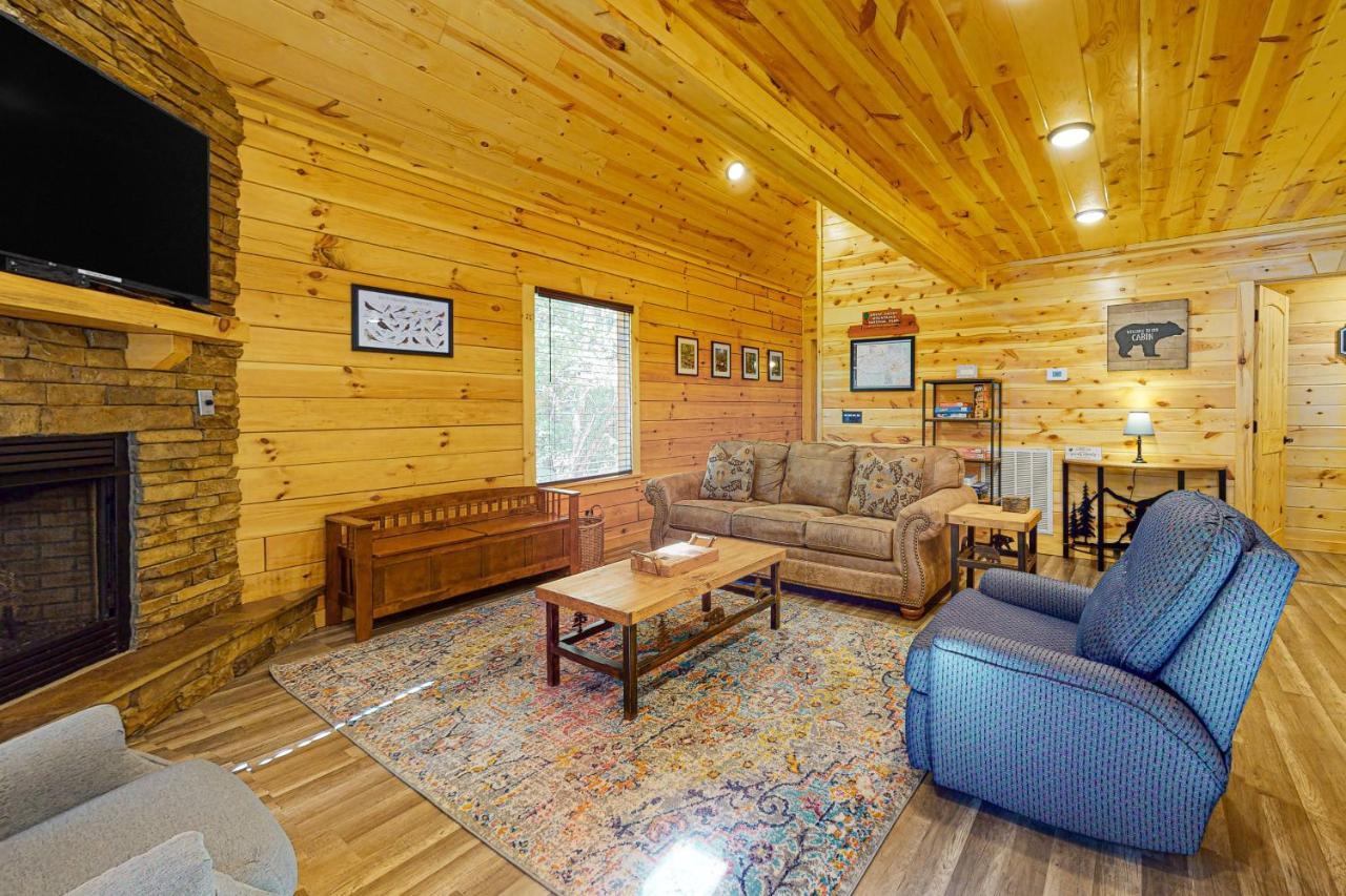 Knotty Escape Villa Гетлинбург Екстериор снимка
