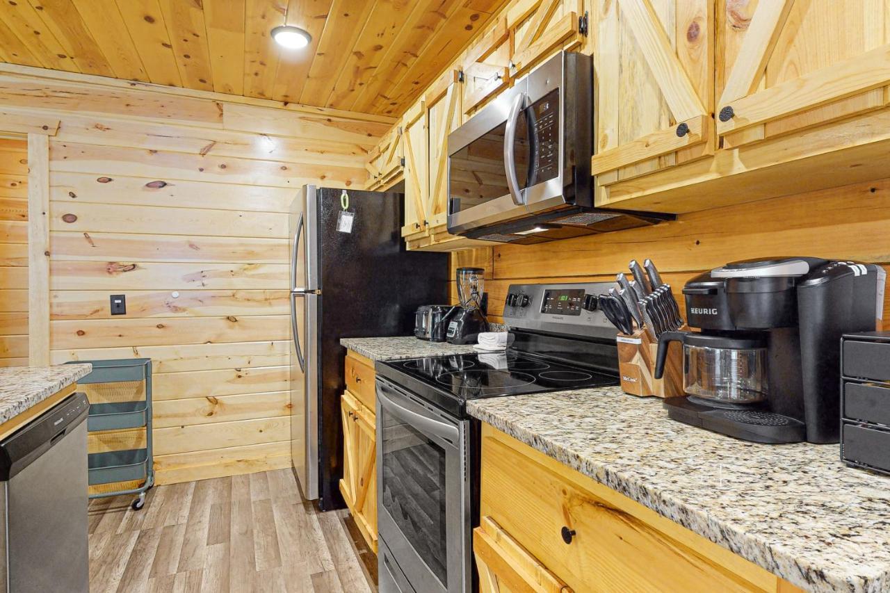 Knotty Escape Villa Гетлинбург Екстериор снимка