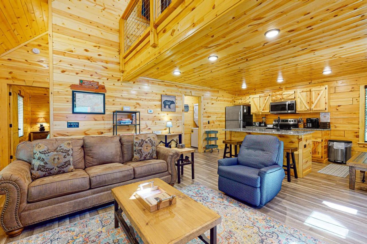 Knotty Escape Villa Гетлинбург Екстериор снимка