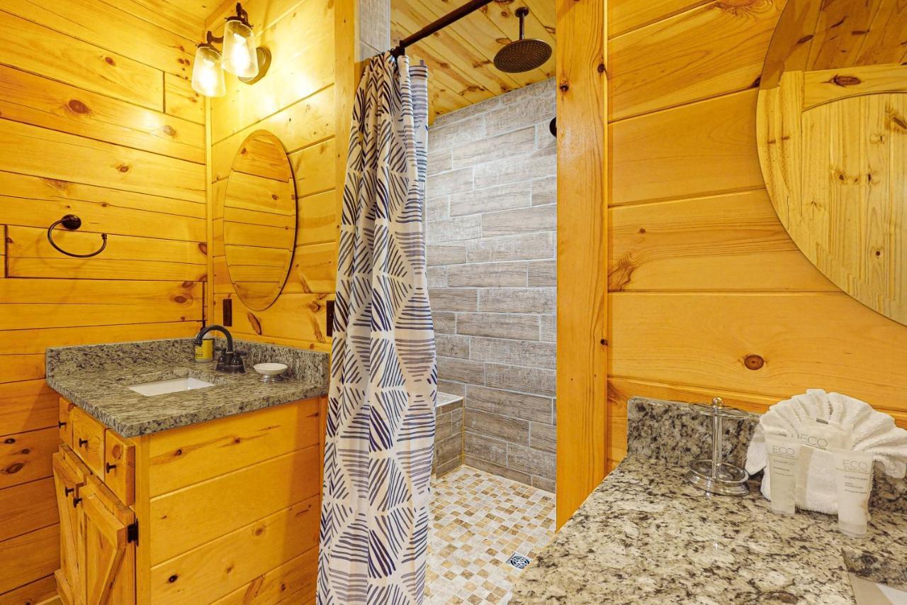 Knotty Escape Villa Гетлинбург Екстериор снимка