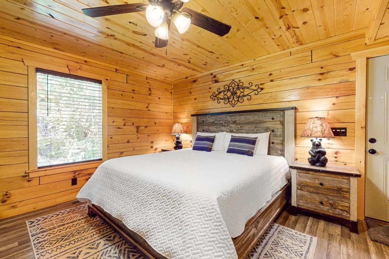 Knotty Escape Villa Гетлинбург Екстериор снимка