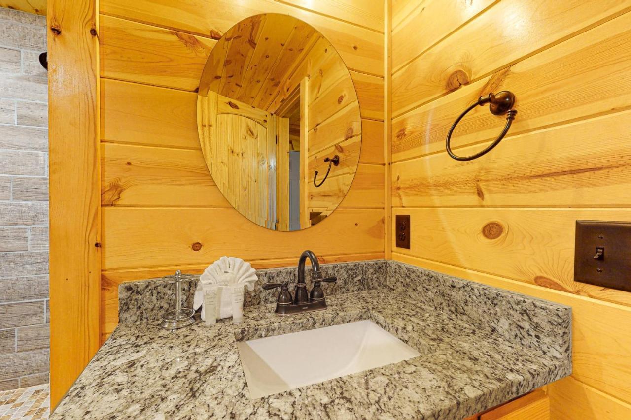 Knotty Escape Villa Гетлинбург Екстериор снимка