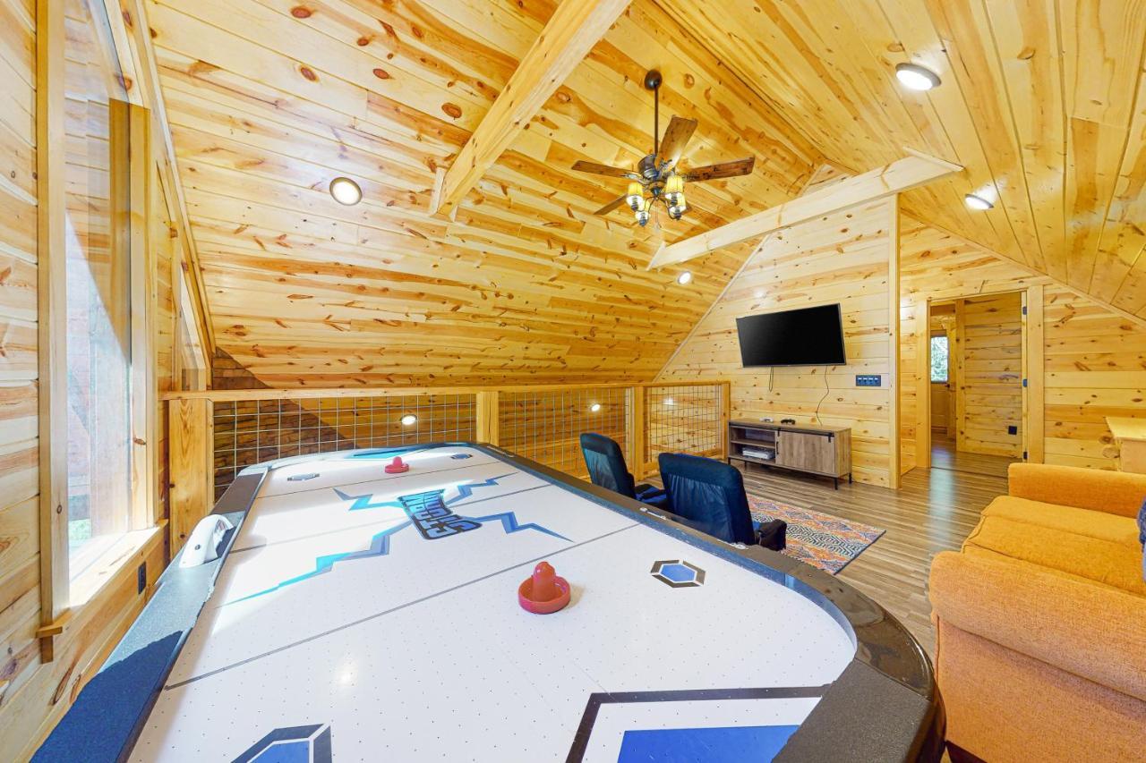 Knotty Escape Villa Гетлинбург Екстериор снимка