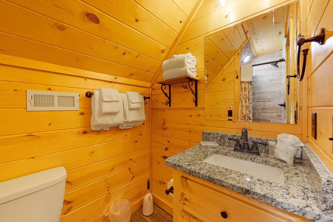 Knotty Escape Villa Гетлинбург Екстериор снимка